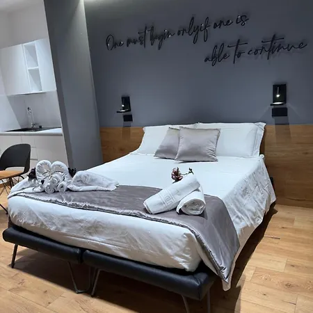 Maison Saint Honore Bed & Breakfast 4*