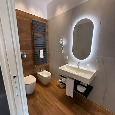 Maison Saint Honore 4*