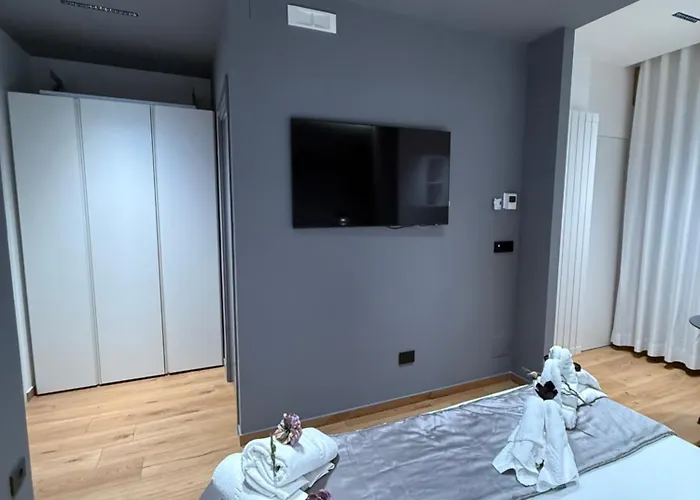 Bed & Breakfast Maison Saint Honore 4*